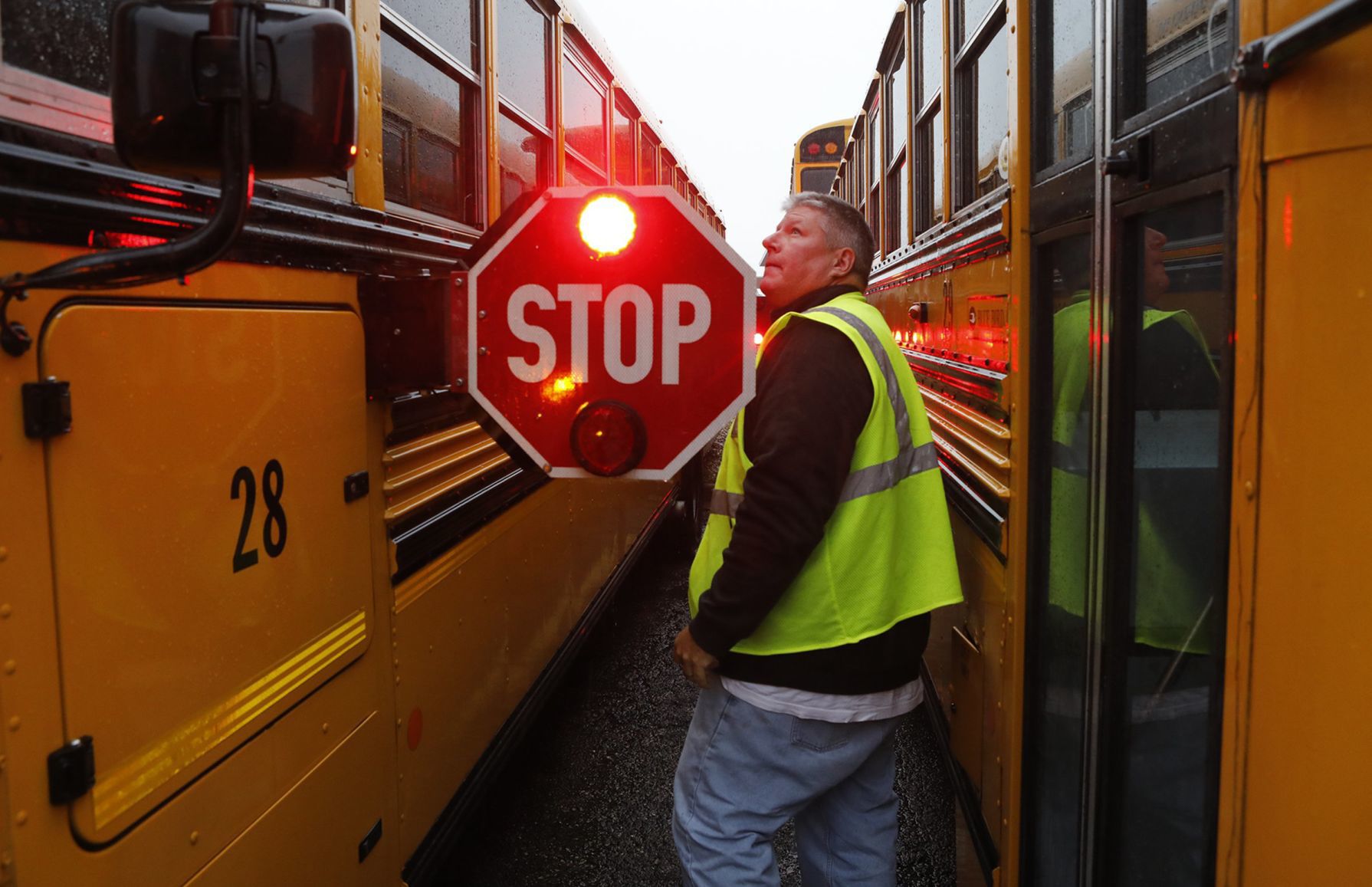 School bus drivers needed in the St. Louis area